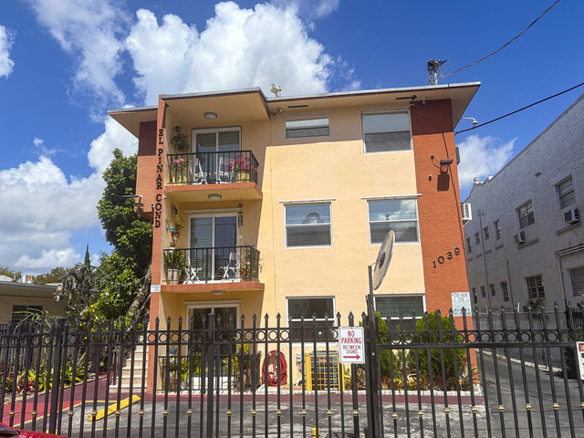 El Pinar Condominium photo 2